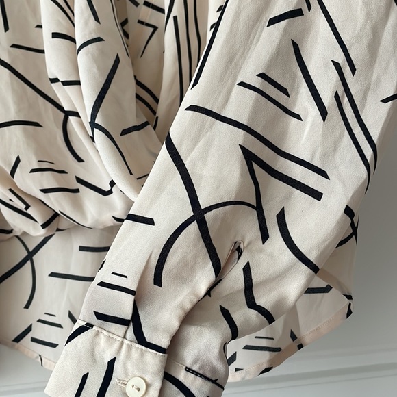 blouse size M - Picture 2 of 4